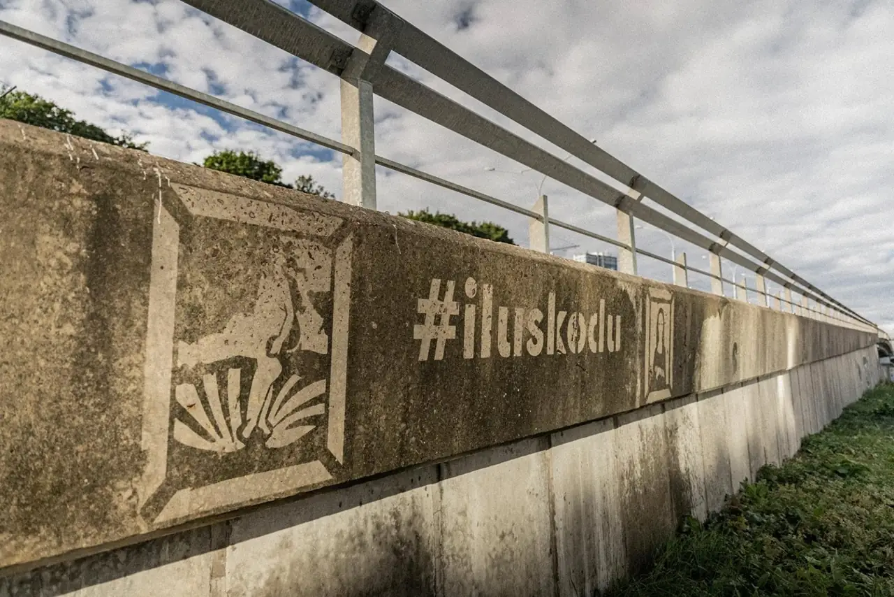 Tagurpidi grafiti #iluskodu betoonseinal